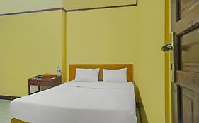 Spot On 92466 Adam Kost Syariahnearwisata Jembatan Barito