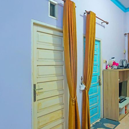 Spot On 92466 Adam Kost Syariahnearwisata Jembatan Barito Hotel Banjarmasin  Exterior photo