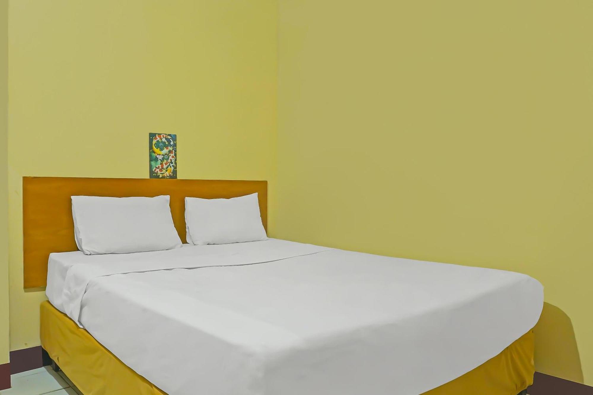 Spot On 92466 Adam Kost Syariahnearwisata Jembatan Barito Hotel Banjarmasin  Exterior photo