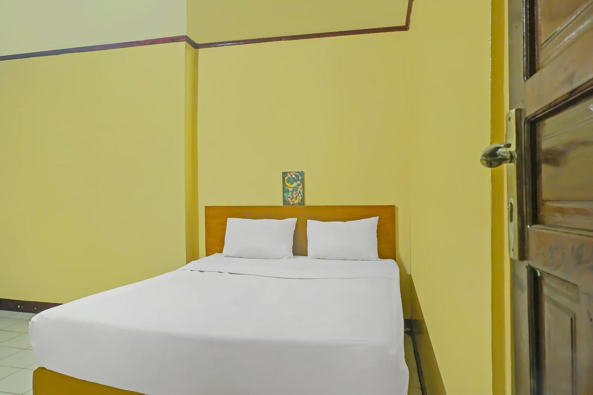 Spot On 92466 Adam Kost Syariahnearwisata Jembatan Barito Hotel Banjarmasin  Exterior photo