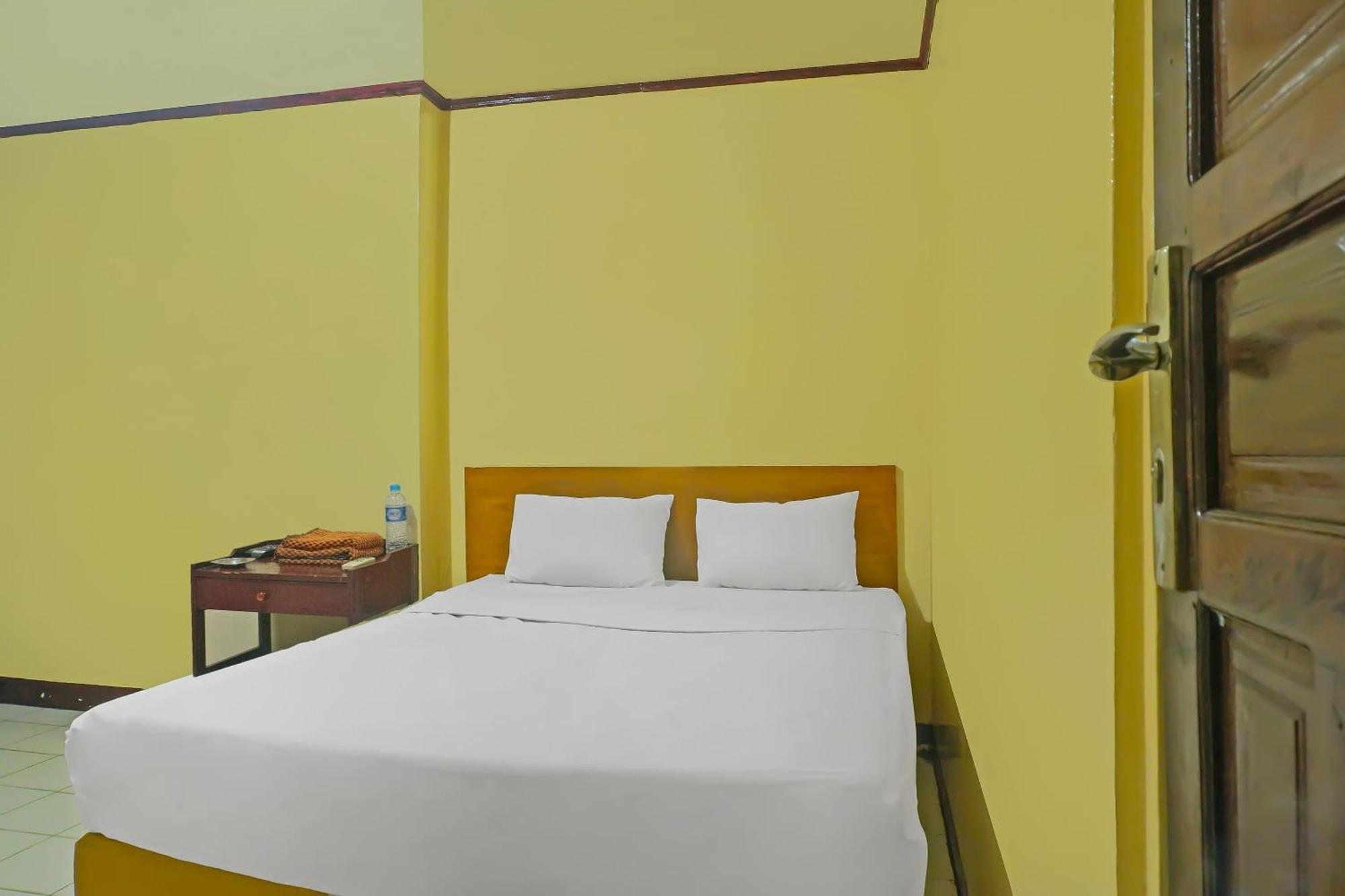 Spot On 92466 Adam Kost Syariahnearwisata Jembatan Barito Hotel Banjarmasin  Exterior photo