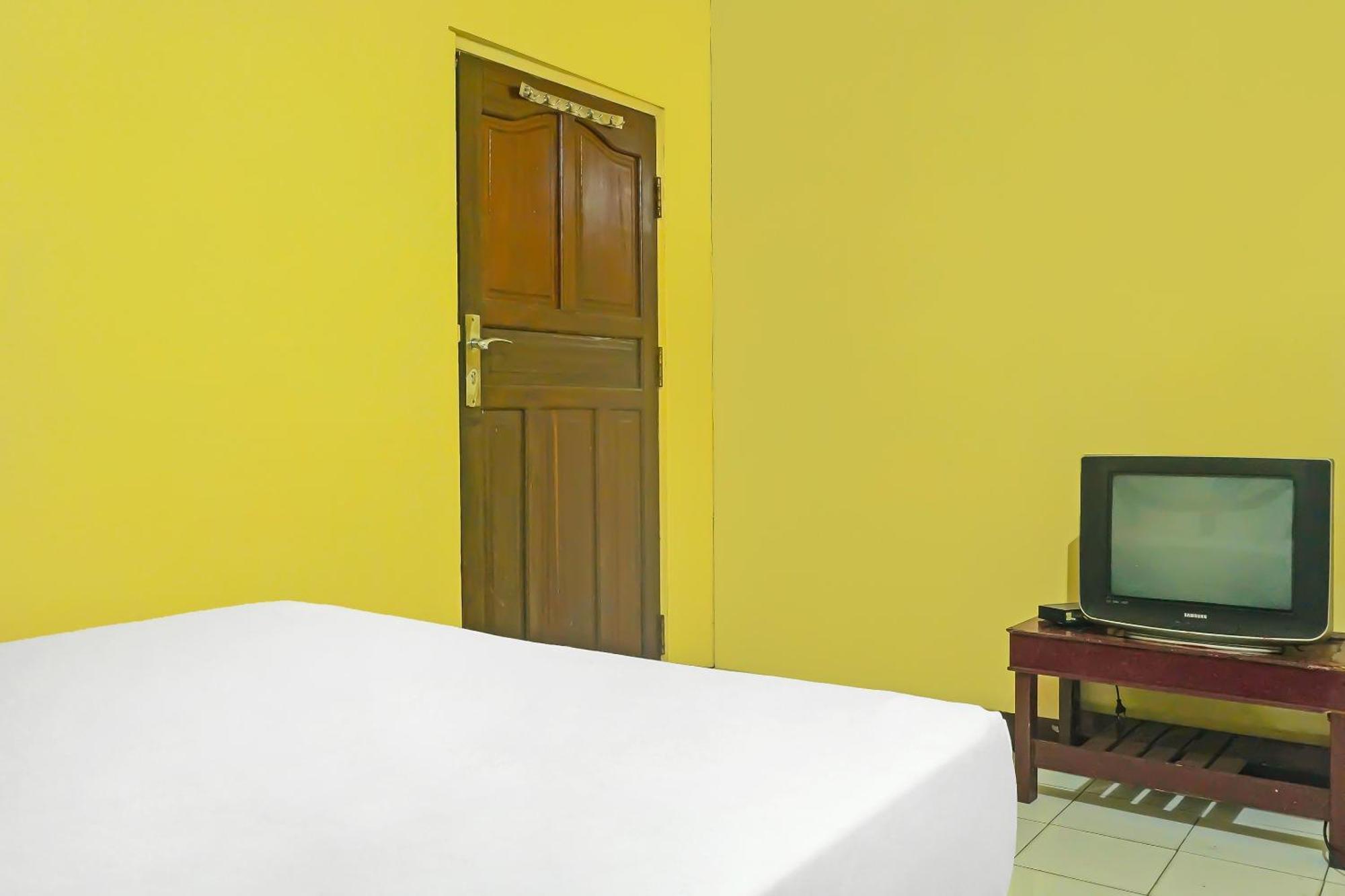 Spot On 92466 Adam Kost Syariahnearwisata Jembatan Barito Hotel Banjarmasin  Exterior photo