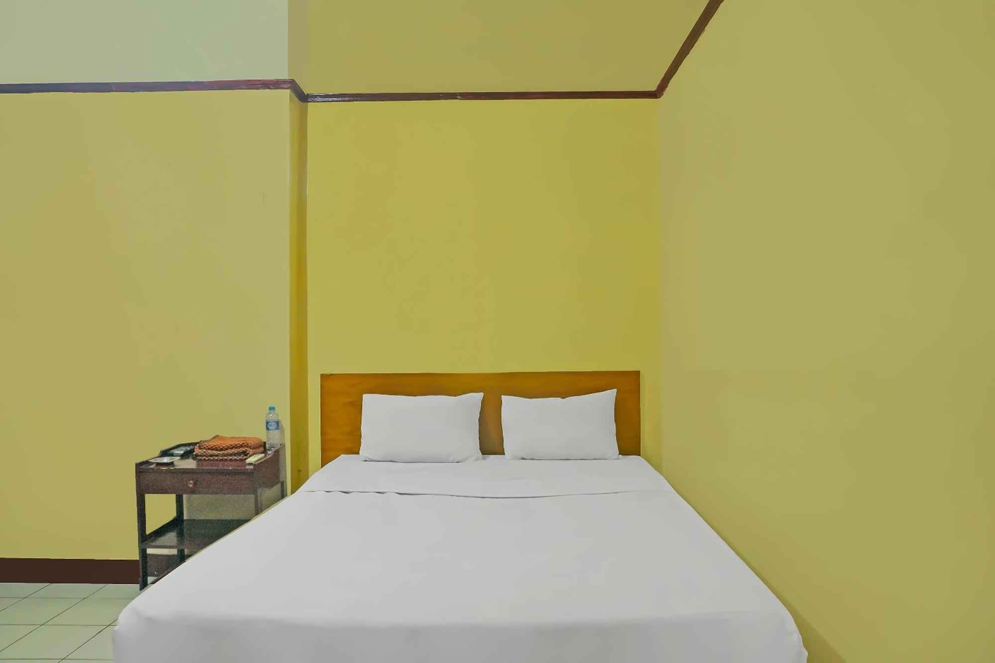 Spot On 92466 Adam Kost Syariahnearwisata Jembatan Barito Hotel Banjarmasin  Exterior photo